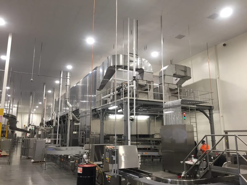 Full-height proofing installation and adjoining bakery equipment